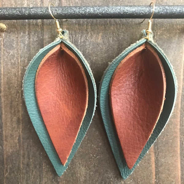 HUNTER AND BISON DOUBLE LEAF EARRINGS